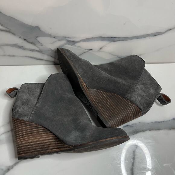 Lucky Brand | Minimalist Women's Gray Leather Yezzah Wedge Boot Sz 7 - Picture 6 of 8